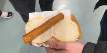 Arsenal fan told ‘you need to see a doctor’ after buying PSV sausage labelled ‘depression in food form’