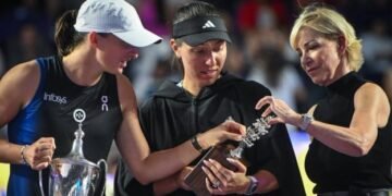 Chris Evert: 18-time Grand Slam singles champion says cancer has returned