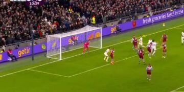 Cristian Romero scores fantastic header to give Tottenham the lead