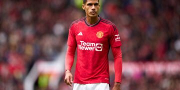 Man Utd legend Patrice Evra spots major hint ‘something is wrong’ for Raphael Varane at Old Trafford
