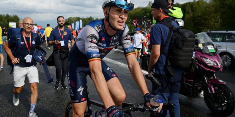 Merlier avoids quadbike to win beach race in alternate preparation for Soudal-QuickStep