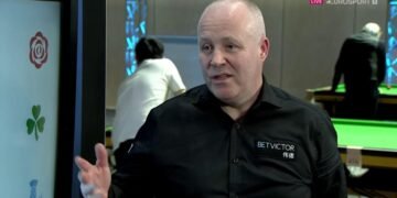 Scottish Open snooker: Jimmy White wins black-ball thriller to reach last 32 in midnight drama, Mark Selby edges through