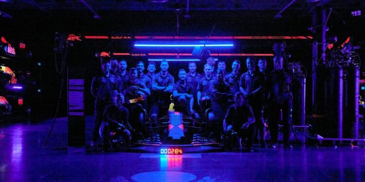 Video: Red Bull’s pitch black perfect pit stop