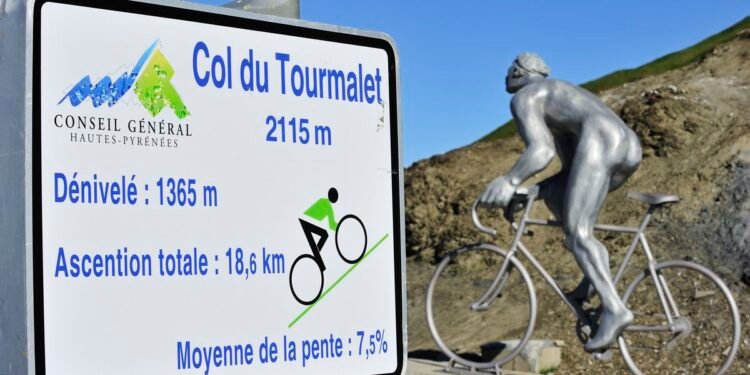 Review: Tour de Vers, edited by Andy Jackson