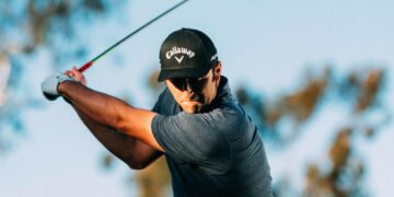 Two Pros with Opposite Swing Recommendations