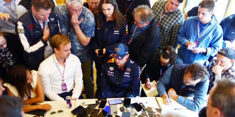 Verstappen dismisses critics, not friendship with Norris