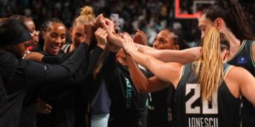 WNBA: Sabrina Ionescu is on fire for league-leading Liberty