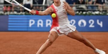 World No. 1 Swiatek, Paolini Prevail in Olympic Openers