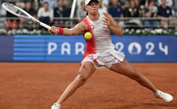 World No. 1 Swiatek, Paolini Prevail in Olympic Openers