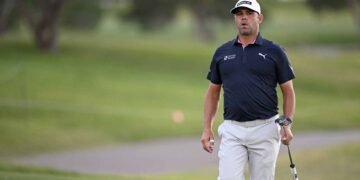 1 year after brain surgery, Gary Woodland is chasing a big win
