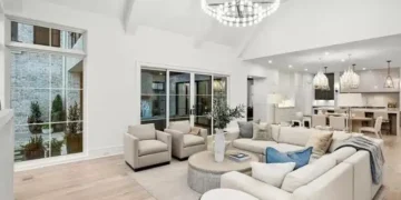 Hornets’ Seth Curry Buys Foxcroft Mansion For $6.4M