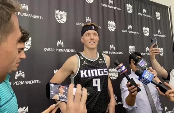 Kevin Huerter finds rhythm, scores 14 points Saturday