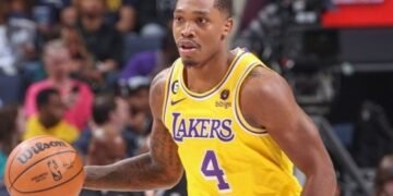 Lonnie Walker IV signs with Zalgiris Kaunas