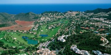 ME AND MY TRAVELS: KRISS AKABUSI – Golf News