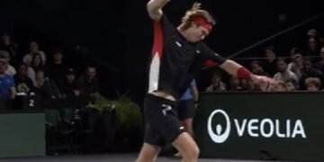 Rublev Self-Sabotage, Self-Harm Take Center Stage in Disturbing Paris Loss