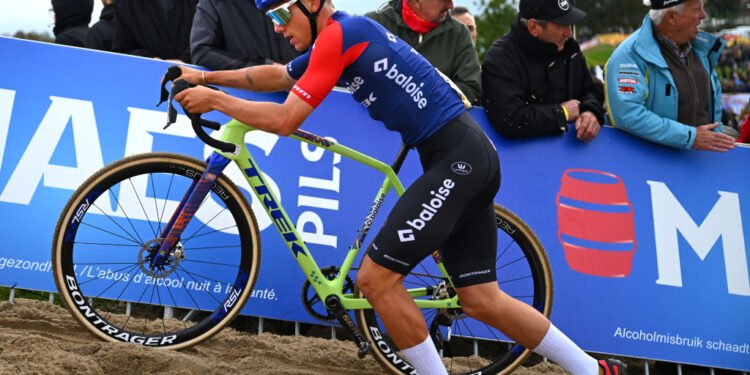 Superprestige Overijse: Thibau Nys takes first win of the season after battle with Eli Iserbyt
