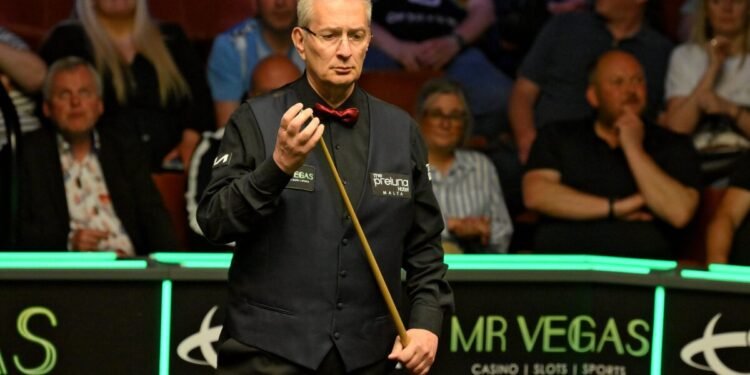 Tony Drago tells Stephen Hendry – ‘today, it’s like watching robots’