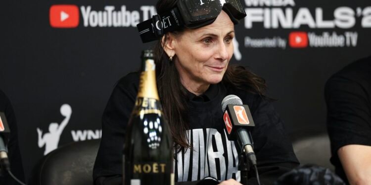 WNBA: Did Liberty’s Brondello out-coach Lynx’s Reeve in the Finals?