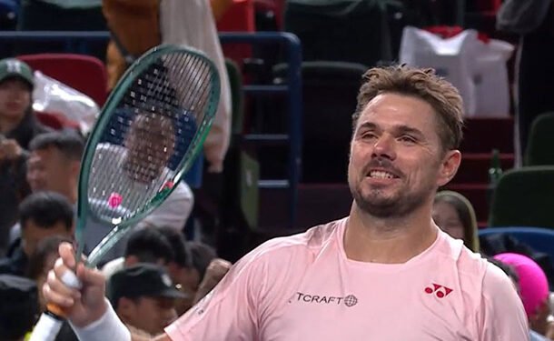 Wawrinka Notches Emotional Win in Shanghai