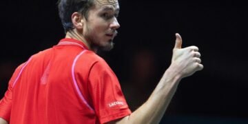 Fast Tracks Trip First-Round Crashes