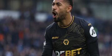 Man Utd dealt transfer blow as manager rules out January exit