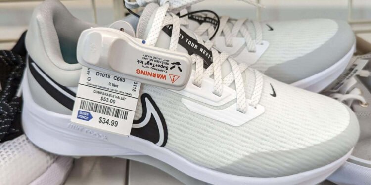 5 Best Places to Buy Cheap Golf Apparel