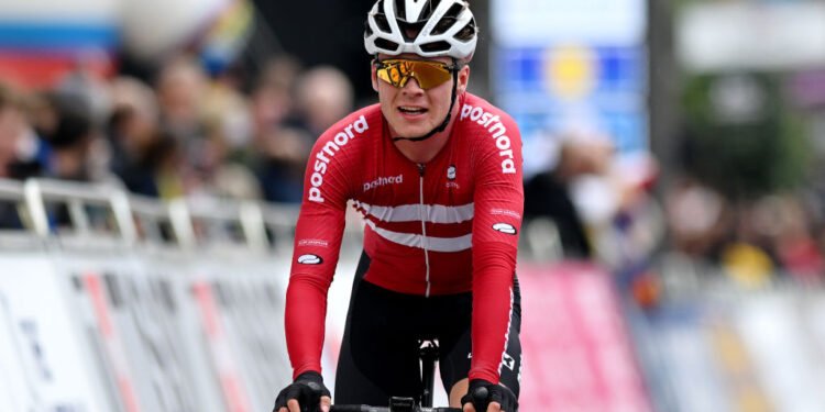 After months of ‘fighting for his life’, Ineos teenager switches to Lotto Kern-Haus PSD Bank development team