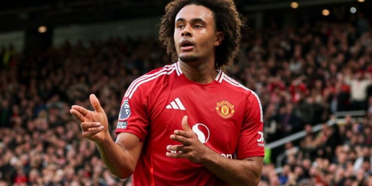 Joshua Zirkzee praises team-mates for ‘keeping my head up’ when Man Utd career looked over before it had truly begun