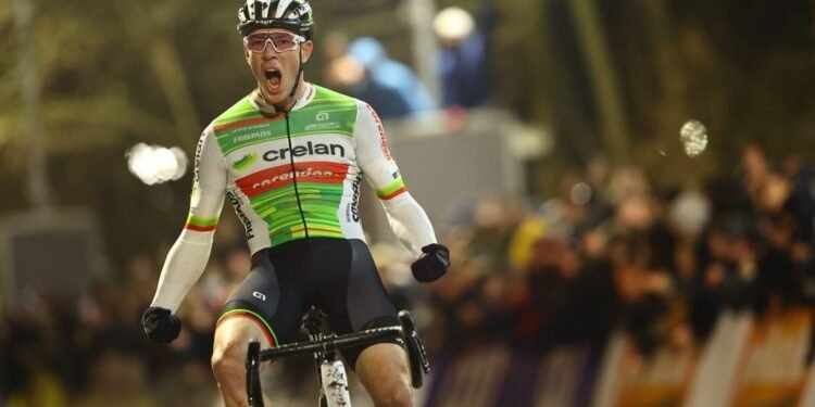 Laurens Sweeck takes a memorable victory in Superprestige Diegem after battle with Vandeputte, Nys