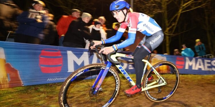 Lucinda Brand powers to victory in Superprestige Diegem women’s race