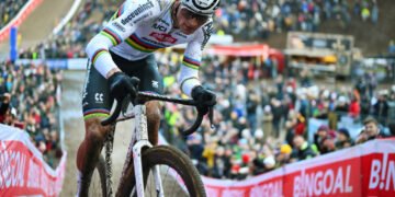 Mathieu van der Poel expected to peak later this cyclocross season