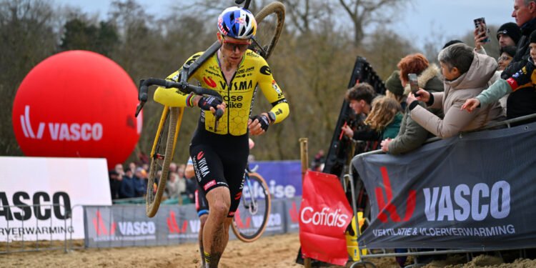 Run-in with spectator denies Wout van Aert a podium chance in cyclocross season debut