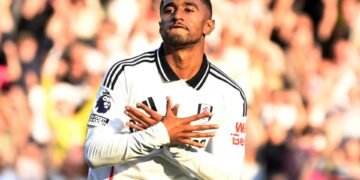 Fulham vs Man Utd LIVE SCORE: Red Devils in capital to wrap up thrilling day of Premier League action – latest updates