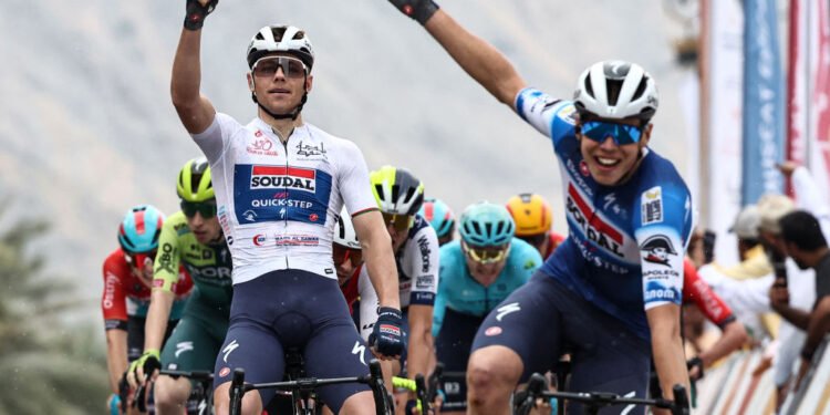 Hands on bars: UCI bans celebrating behind winners, feeding outside feed zones in 2025 rules