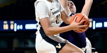 NCAAW: Khamil Pierre, DeYona Gatson headline SEC under-the-radar stars