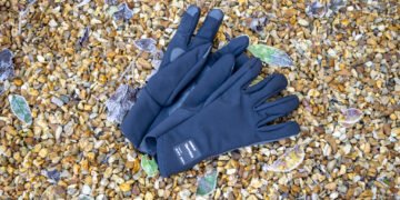 Q36.5 Termico winter gloves review: Lightweight, capable and warm winter gloves