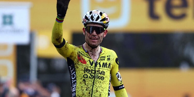 Wout van Aert holds off Eli Iserbyt at muddy match in Superprestige Gullegem for first cyclocross win in a year