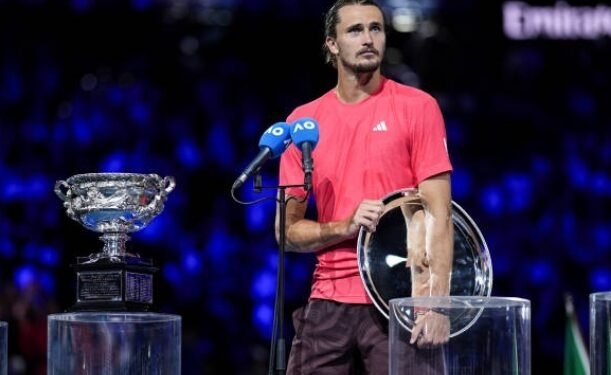 Zverev Reacts to Heckler Screaming His Accusers Names