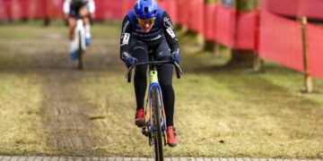 Exact Cross Sint-Niklaas: Lucinda Brand charges through last-lap sand to win 10th cyclocross race of season