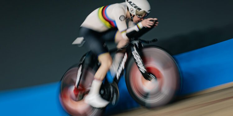 ‘I just tried to dig really deep’ – Great Britain’s Anna Morris sets new 4000 metre individual pursuit world record