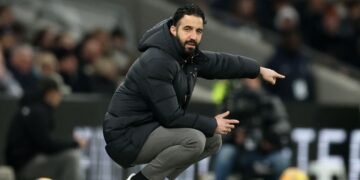 Man Utd must sell flop who’s “fallen off a cliff”