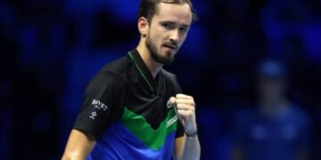 Medvedev Moves on in Marseille