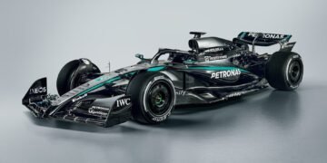 Mercedes targeting title return with new W16