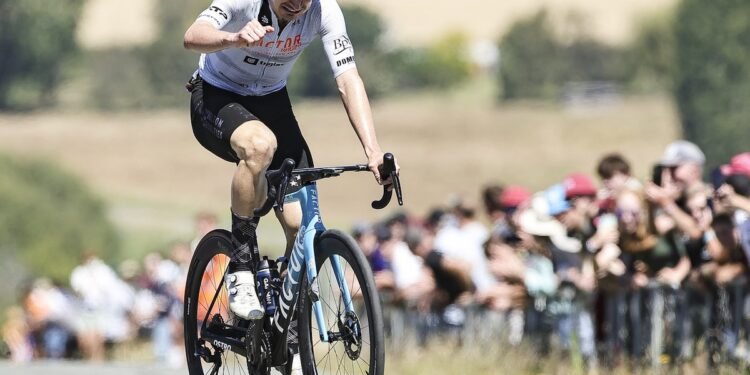 Paul Wright wins elite men’s New Zealand road title