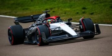 Red Bull junior Lindblad enjoys surprise F1 debut at Imola