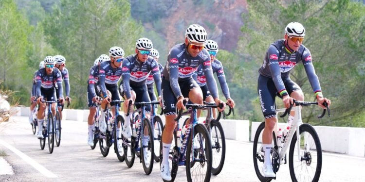 Deceuninck to end title sponsorship of men’s and women’s WorldTeams at end of 2025