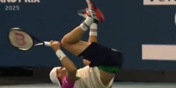 Dimitrov Denies Match Point, Battles Into Miami SF