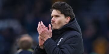 Sheffield Wednesday boosted as “outstanding” hero open to signing new deal