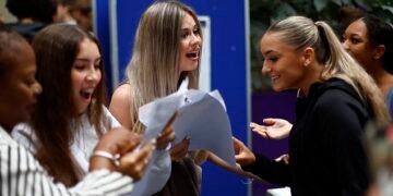Top GCSE grades tumble by 4.3% and passes return to pre-Covid levels – as students in England suffer sharpest drop while Wales and Northern Ireland keep inflated grades | Daily Mail Online