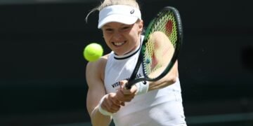 Dart Disses Opponent’s Body Odor